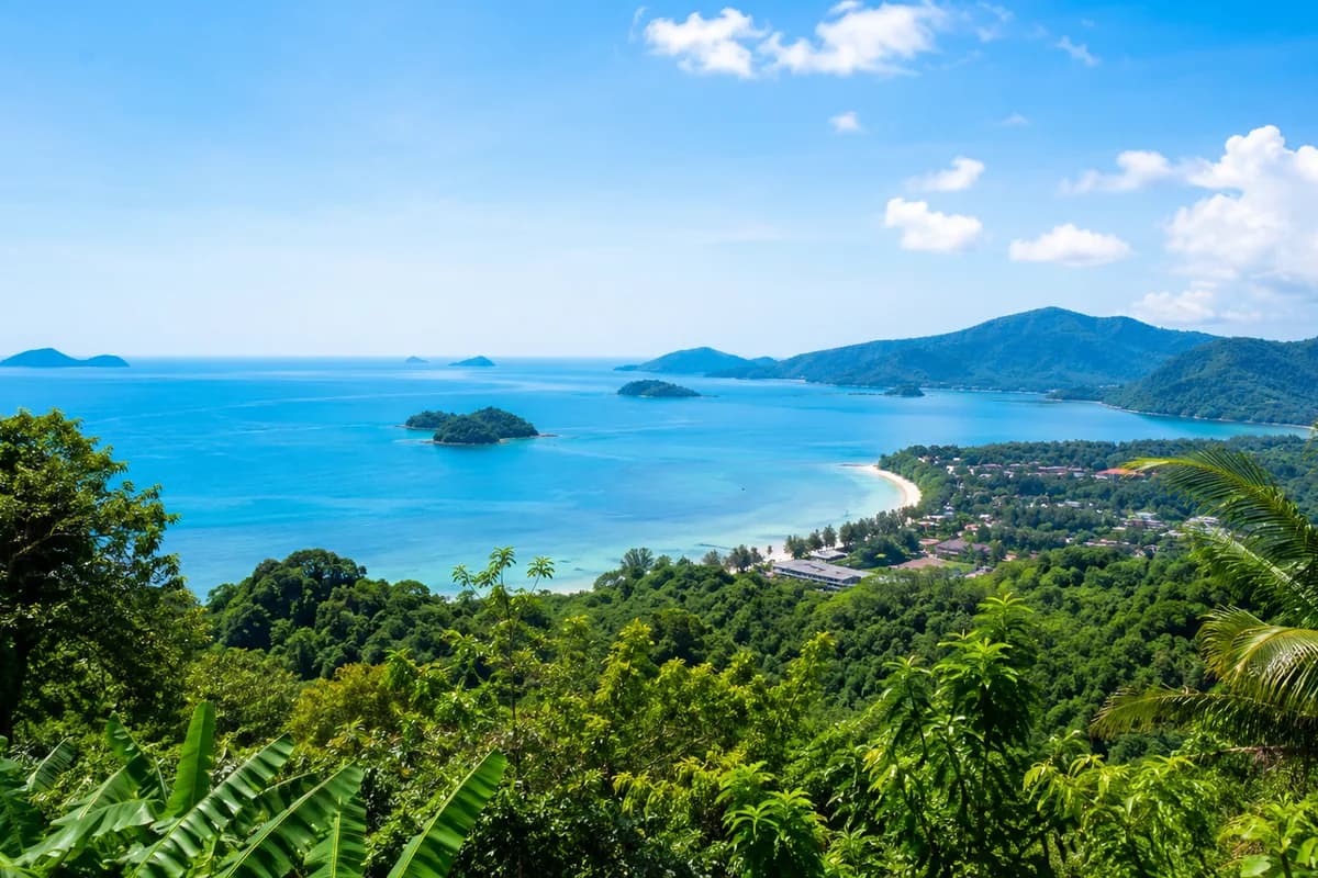 Kai Bae & Lonely Beach landscape
